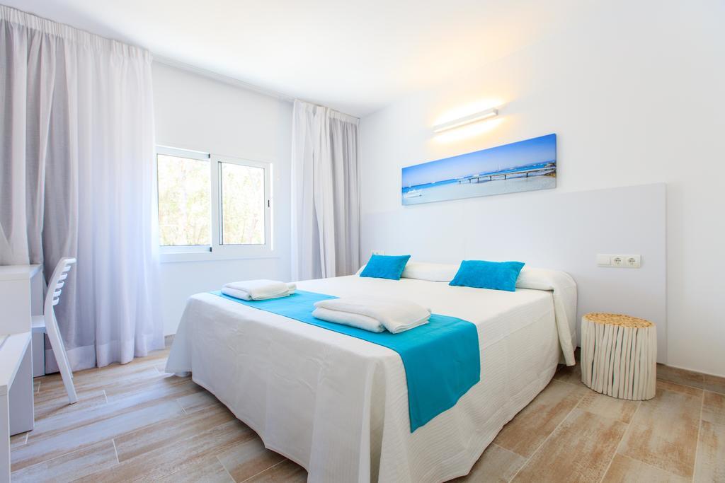 Pinos Playa Suites Playa Migjorn Kültér fotó