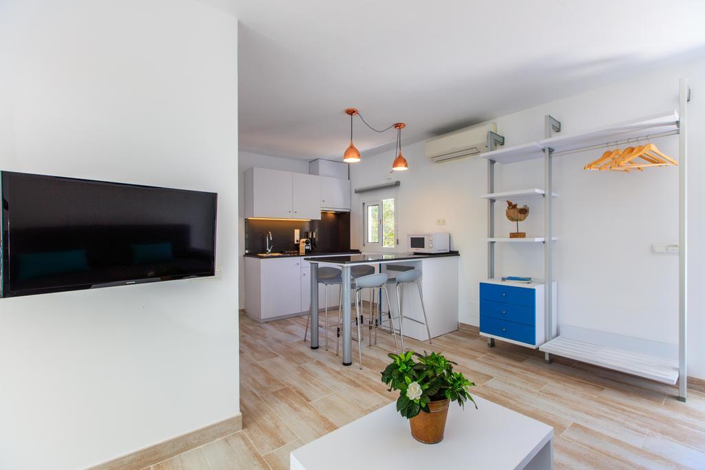 Pinos Playa Suites Playa Migjorn Kültér fotó
